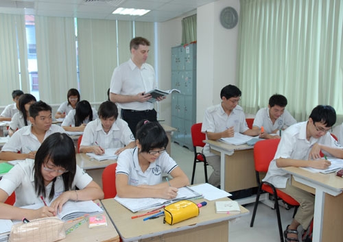 Trung tâm Ngoại ngữ không gian