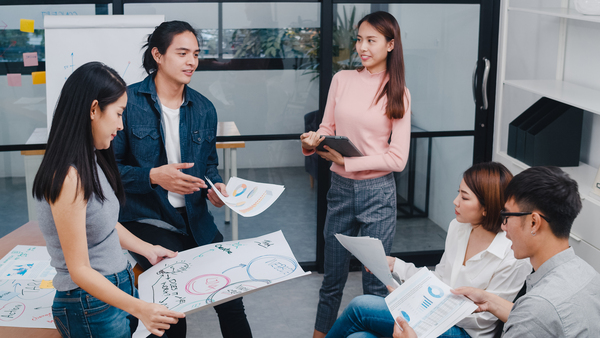 Sinh viên năm nhất nên học TOEIC trước hay Giao tiếp trước